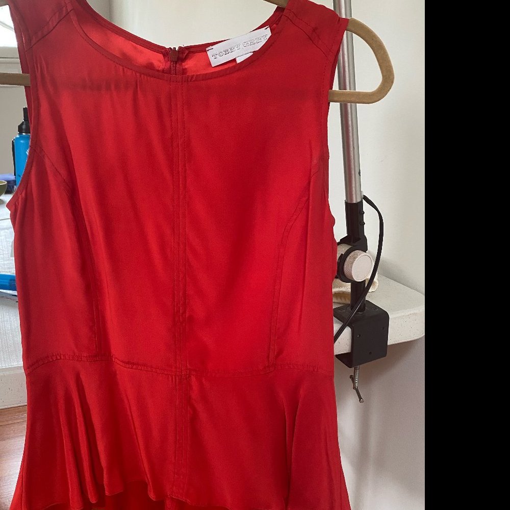 Silk Tobey Grey Red Top! Super cute.